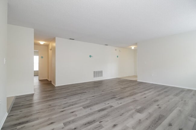 Photo - 3137 Holland Dr