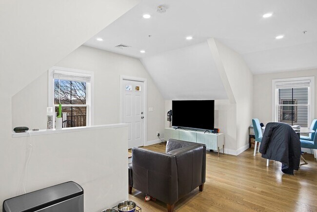 Photo - 150 Foster St Unit #3