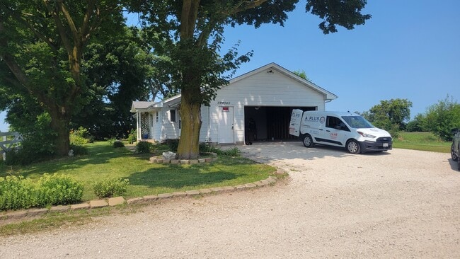 Photo - 39W910 US-20