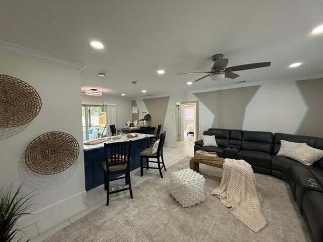 Building Photo - 721 NW 36th St