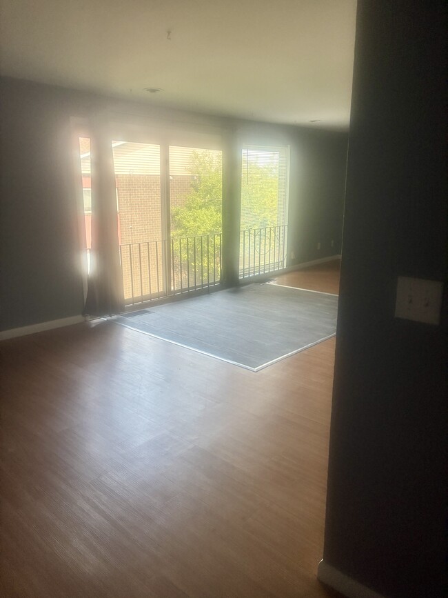Photo - Cranberry Court Unit 304 - 8