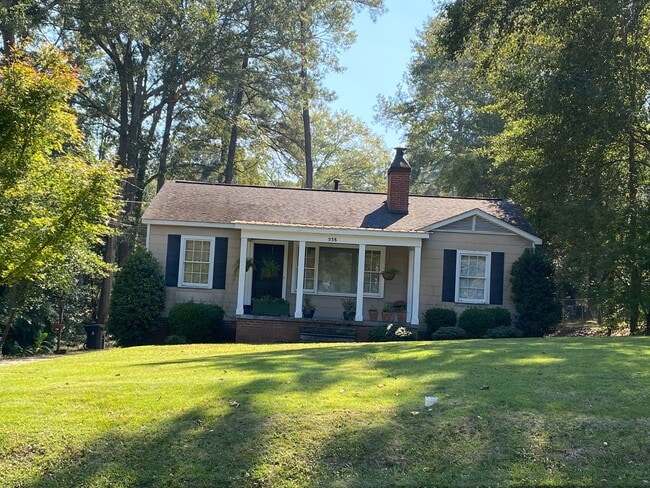 Building Photo - Prime Auburn Location — Just Minutes from Auburn University!