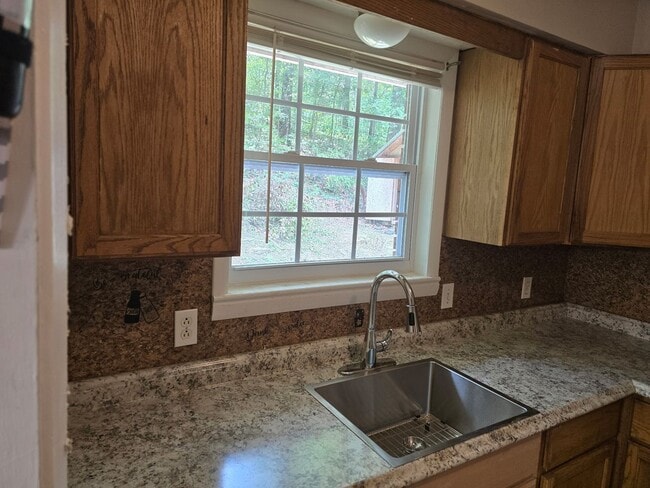 Photo - 4 Bedroom Home Available Now!