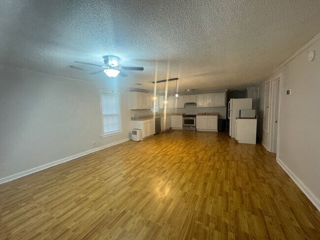 Photo - 5112 Kraft St