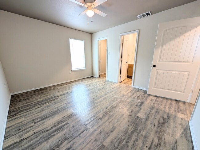 Photo - 2206 E Main St