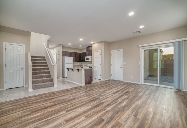 Photo - 4-BEDROOM / 3-BATH 2-STORY LOVELY HOME WITHIN GATED COMMUNITY CLOSE TO NELLIS AIR FORCE BASE!