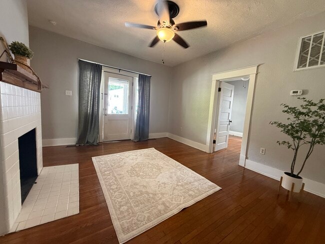 132 Myra Barnes Ave Unit House