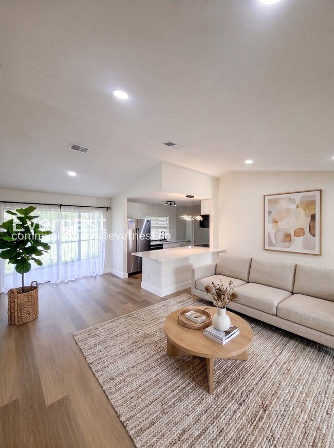 Photo - 1304 SE 11th St