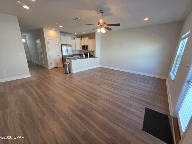 Photo - 106 Cascade Ln