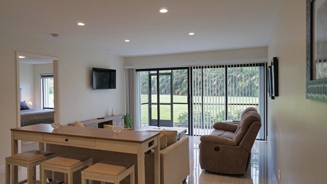 Photo - 2500 Presidential Way Unidad 103 Rental