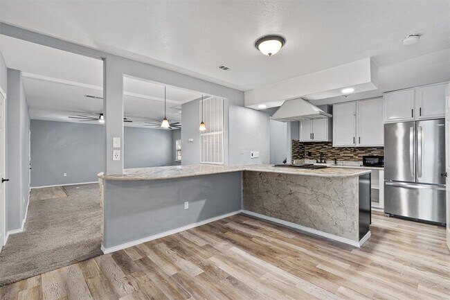 Building Photo - 5501 Spring Meadow Rd