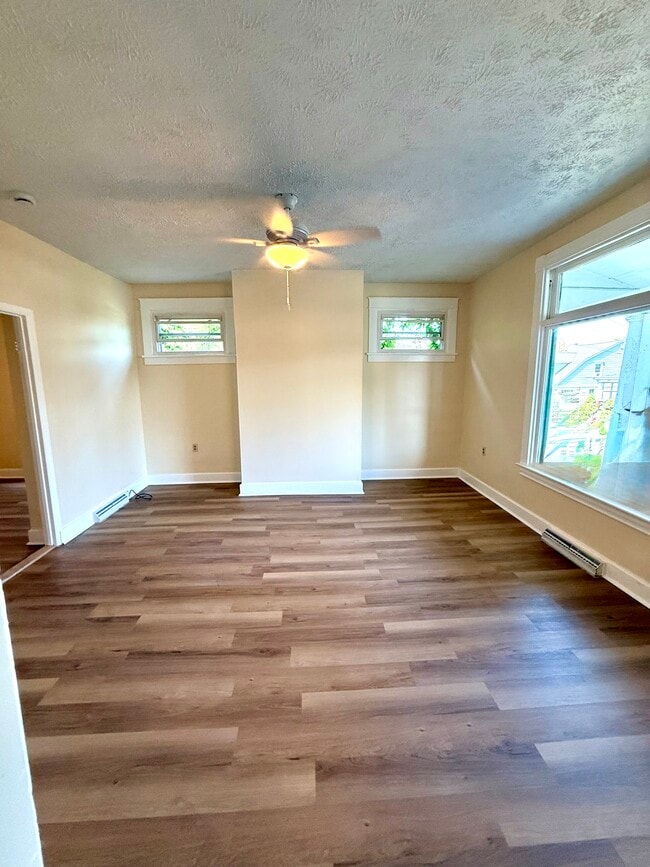 Building Photo - 1054 Vance Ave Unit Vance Avenue Apartment 1