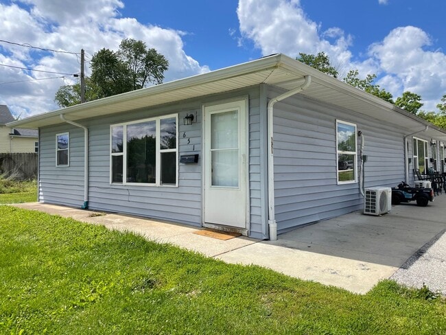 Photo - 1 Bed 1 Bath Apartment For Rent in TROY, MO Unit APT A