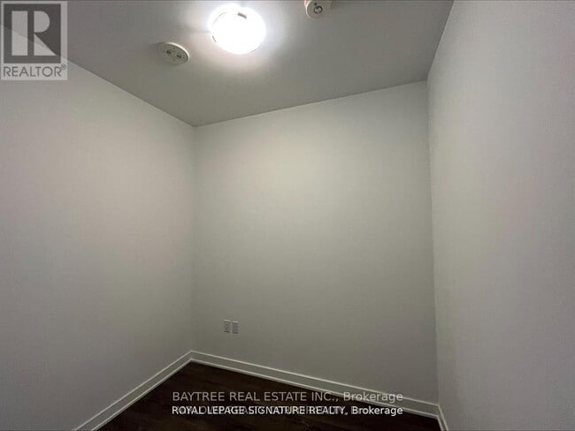Photo - 95 Oneida Crescent Unit 409