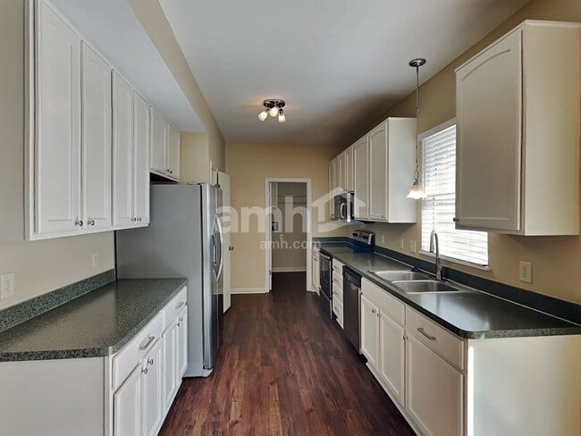 Photo - 7187 Normanton Dr