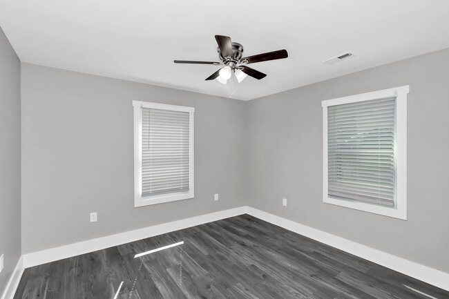 Photo - 908 Fairway Dr NW