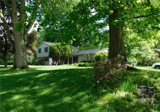 Photo - 9 Woodstock Ln House
