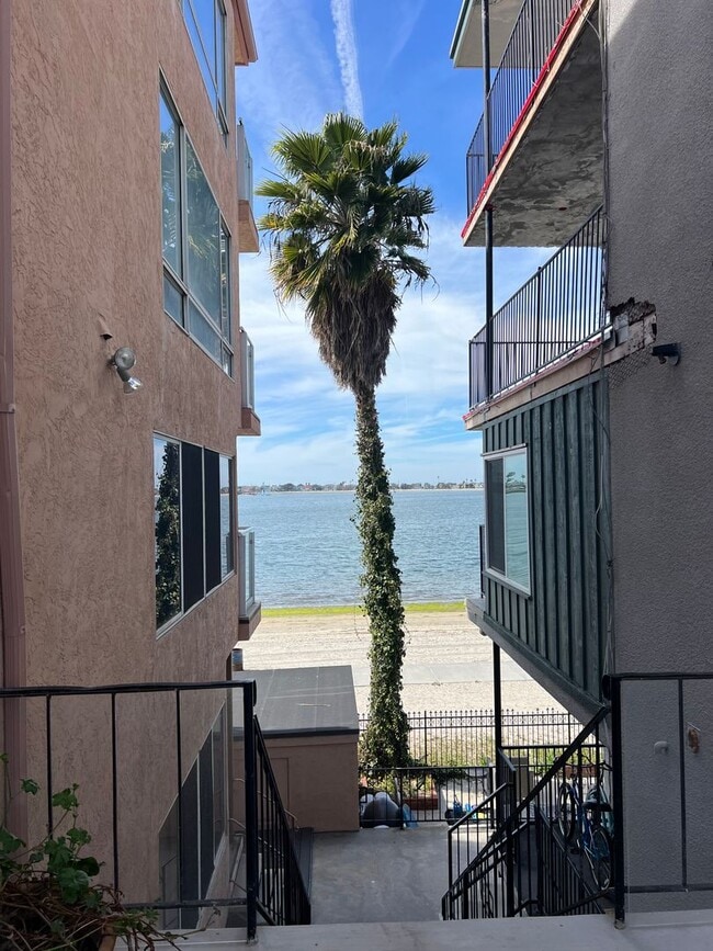 Photo - 3802 Riviera Dr