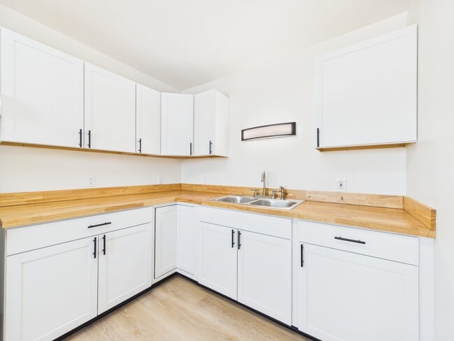 Photo - 3712 Swenson Ave Unit 8