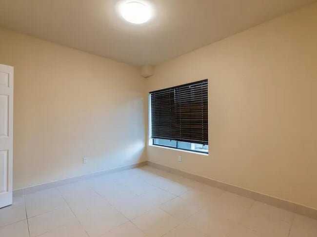 Photo - 1138 65th St