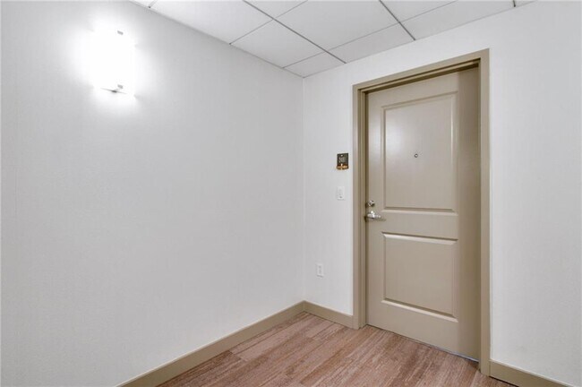 3338 Peachtree Rd NE Unit 2401