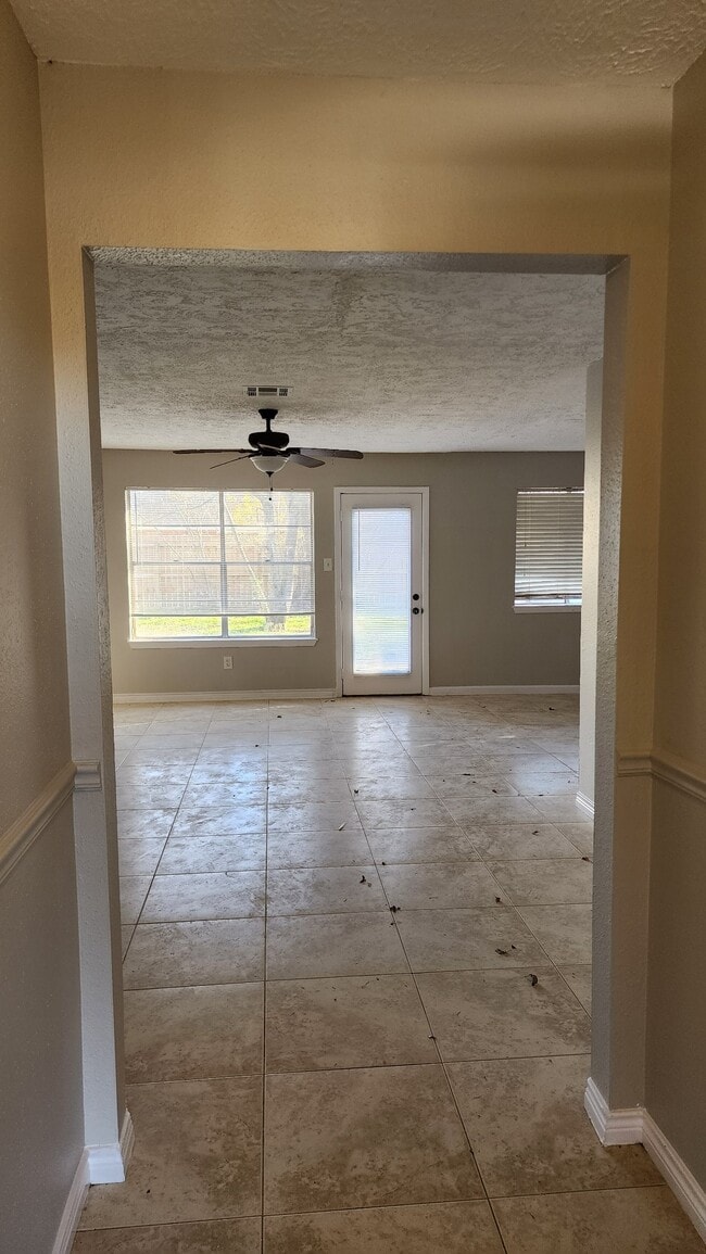 Photo - 9908 Thrush St