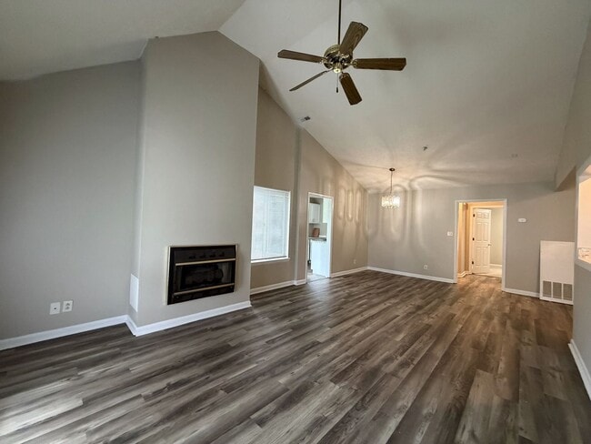 Photo - 3374 Galleria Dr
