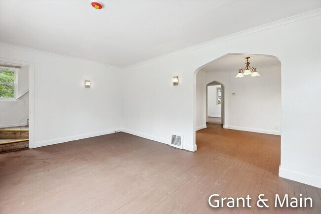 Photo - $1250 3 bedroom bungalow