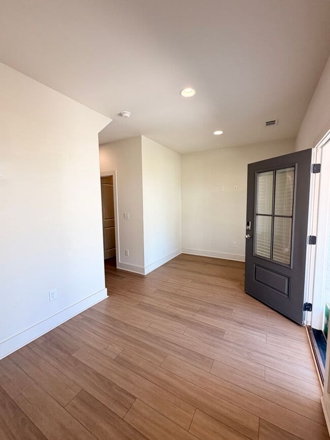 310 E Thach Ave