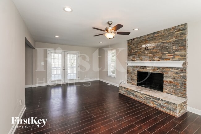 Photo - 11801 Lansbury Ct