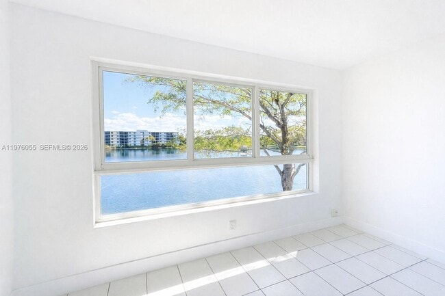 Building Photo - 19255 NE 2nd Ave Unit 2224