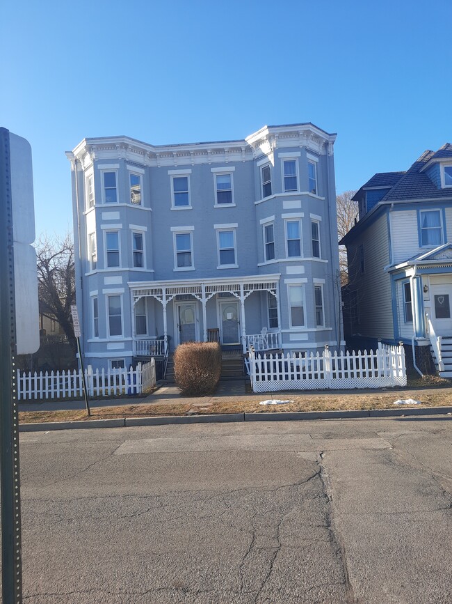 Classic, Historical Brick Building built in yr 1899. - 33 Bay View Ter Unit # Apt #3
