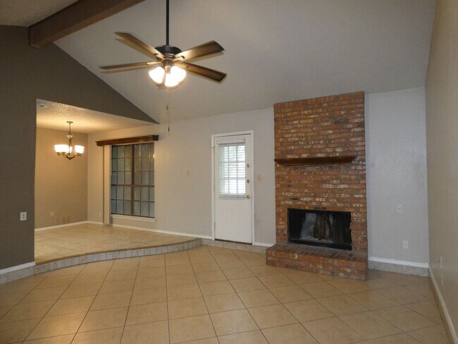 Photo - 325 Asbury Dr