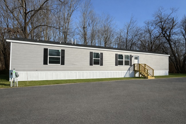 Building Photo - 9 Glade view -