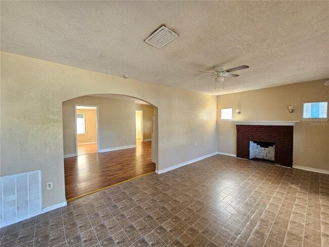 Photo - 2319 E Magnolia St