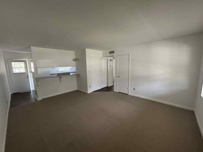 Photo - Cedar Trace Apartments