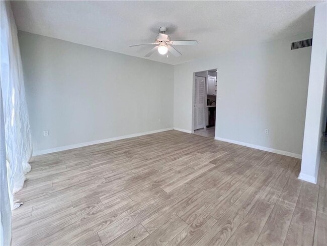 Photo - 701 N Pine Island Rd Unit 303