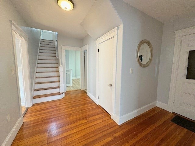 Building Photo - 42 Hobson St Unit 1 Rental