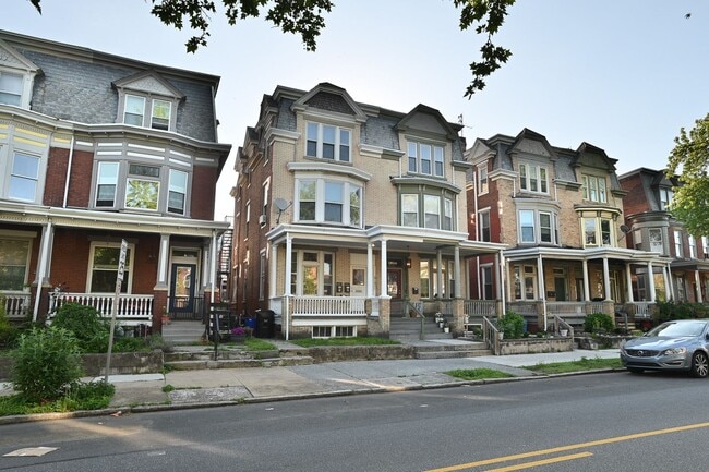 Building Photo - 1911 N 2nd St Unit Apt 3