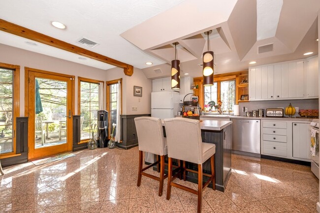 Photo - 16 Faraway Rd