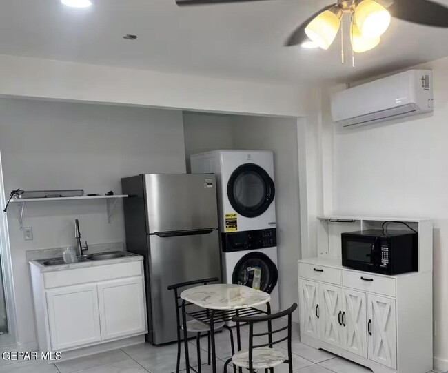 Building Photo - 408 San Blas Dr Unit 1