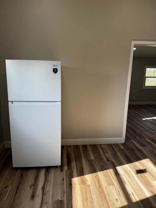 Photo - 118 Bank St Unit B