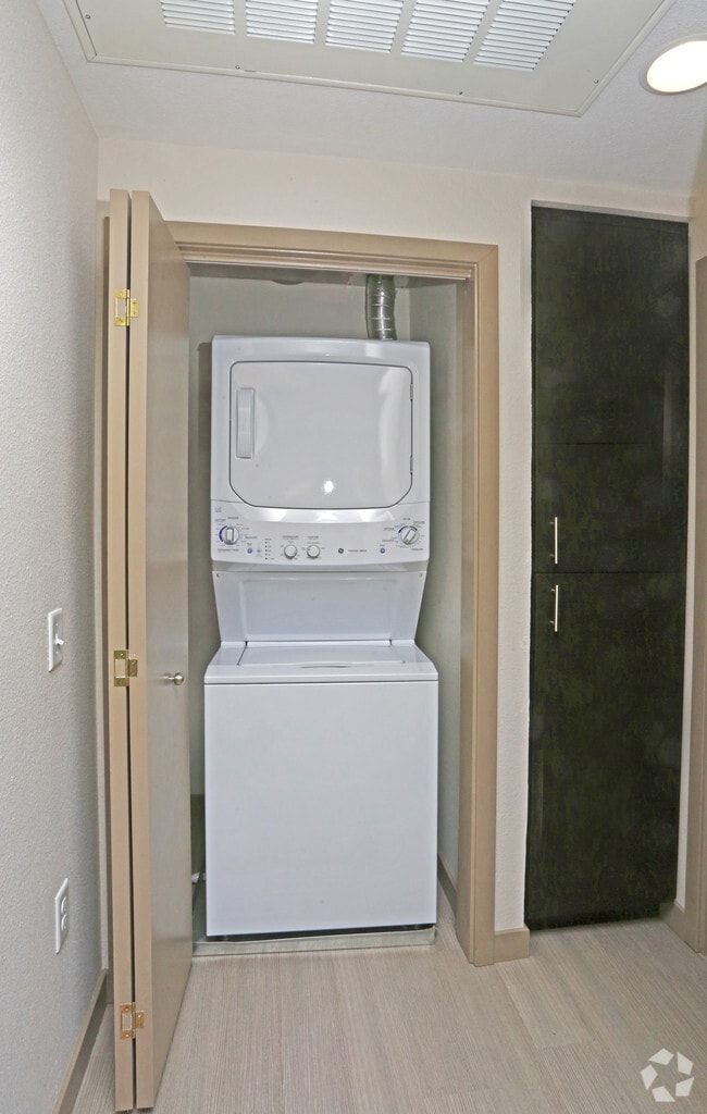 Anton 1101 Apartments