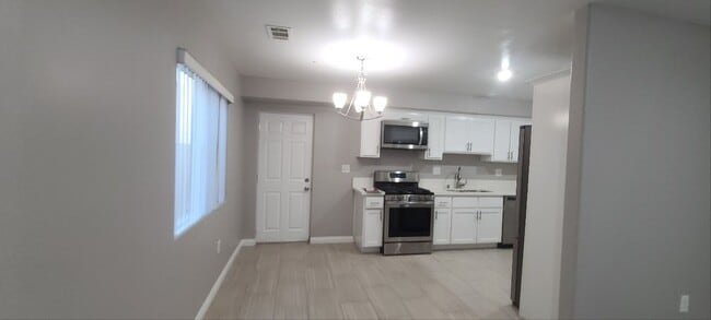 Photo - BROADWAY (10611) Unit BROADWAY (10613 1/2 BS)