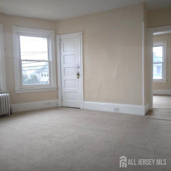 Photo - 63 E Somerset St Unit Apt 1