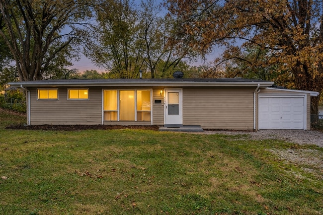 Building Photo - Spanish Lake Stunner