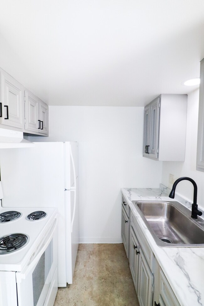 Photo - 1923 Sutton Ave