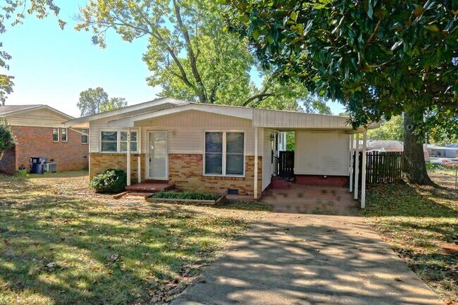 Photo - 803 Lantana Way NW House