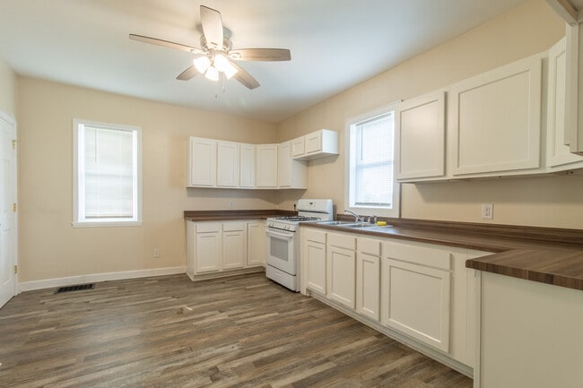 Photo - 795 Blaze Rd