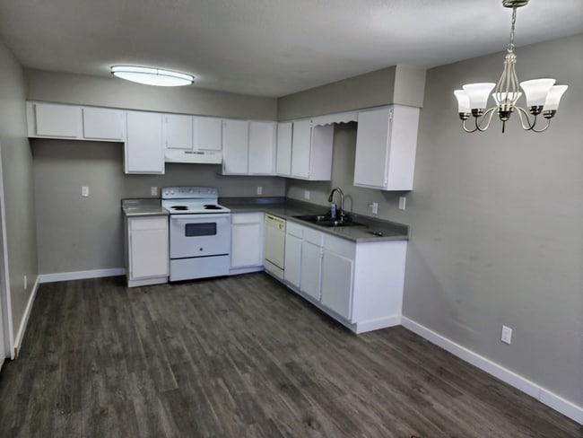 Photo - 590 W 18th Ave Unit 4